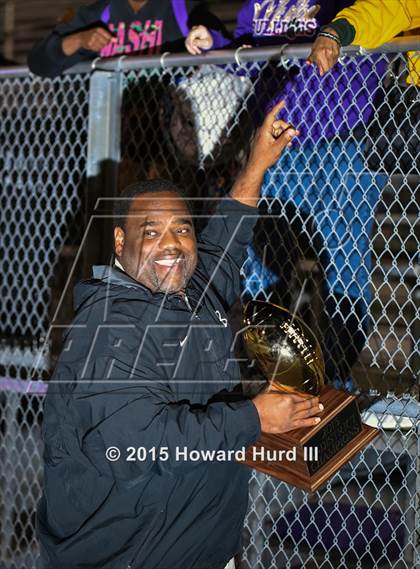 Thumbnail 3 in Marlin vs. Rio Vista (UIL 3A Bi-District Playoff) photogallery.