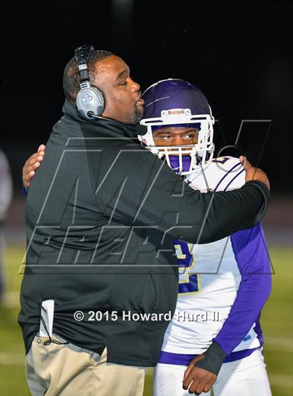 Thumbnail 2 in Marlin vs. Rio Vista (UIL 3A Bi-District Playoff) photogallery.