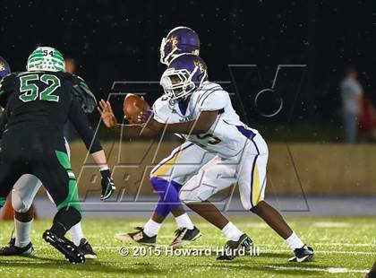 Thumbnail 3 in Marlin vs. Rio Vista (UIL 3A Bi-District Playoff) photogallery.