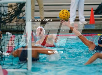 Thumbnail 2 in Mater Dei vs Newport Harbor (Bill Barnett Holiday Cup) photogallery.