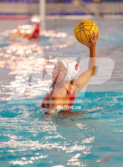 Thumbnail 3 in Mater Dei vs Newport Harbor (Bill Barnett Holiday Cup) photogallery.