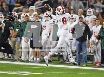Thumbnail 3 in The Woodlands vs. Bowie (UIL 6A Regional Playoff) photogallery.
