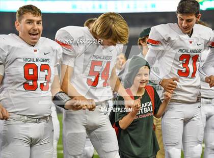 Thumbnail 2 in The Woodlands vs. Bowie (UIL 6A Regional Playoff) photogallery.