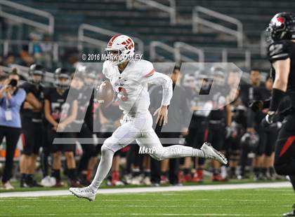 Thumbnail 3 in The Woodlands vs. Bowie (UIL 6A Regional Playoff) photogallery.