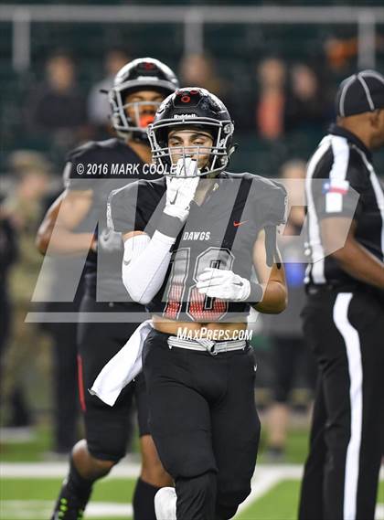 Thumbnail 3 in The Woodlands vs. Bowie (UIL 6A Regional Playoff) photogallery.
