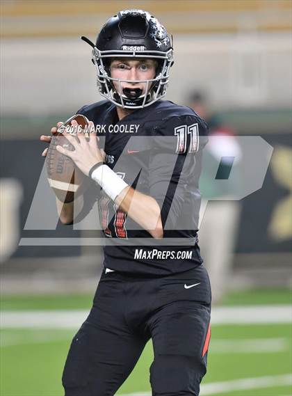 Thumbnail 1 in The Woodlands vs. Bowie (UIL 6A Regional Playoff) photogallery.