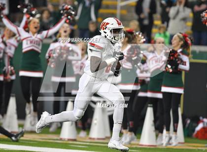 Thumbnail 1 in The Woodlands vs. Bowie (UIL 6A Regional Playoff) photogallery.