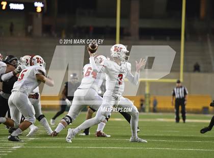 Thumbnail 1 in The Woodlands vs. Bowie (UIL 6A Regional Playoff) photogallery.