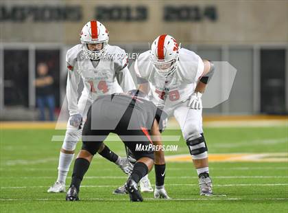 Thumbnail 2 in The Woodlands vs. Bowie (UIL 6A Regional Playoff) photogallery.