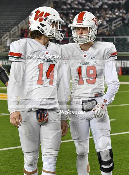 Thumbnail 1 in The Woodlands vs. Bowie (UIL 6A Regional Playoff) photogallery.