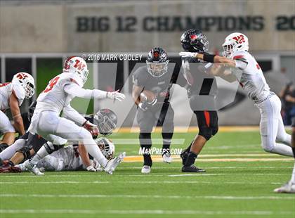 Thumbnail 2 in The Woodlands vs. Bowie (UIL 6A Regional Playoff) photogallery.