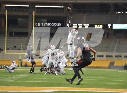 Thumbnail 1 in The Woodlands vs. Bowie (UIL 6A Regional Playoff) photogallery.