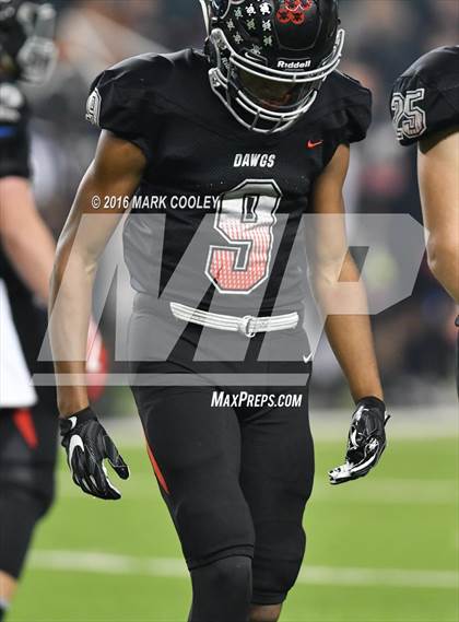 Thumbnail 1 in The Woodlands vs. Bowie (UIL 6A Regional Playoff) photogallery.