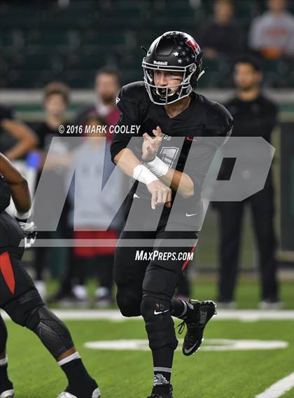 Thumbnail 2 in The Woodlands vs. Bowie (UIL 6A Regional Playoff) photogallery.