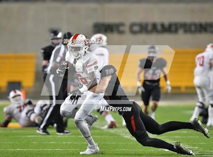 Thumbnail 2 in The Woodlands vs. Bowie (UIL 6A Regional Playoff) photogallery.