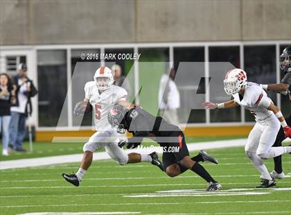 Thumbnail 2 in The Woodlands vs. Bowie (UIL 6A Regional Playoff) photogallery.
