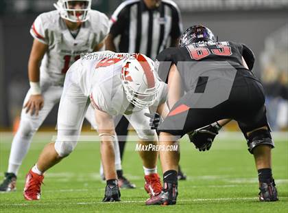 Thumbnail 3 in The Woodlands vs. Bowie (UIL 6A Regional Playoff) photogallery.