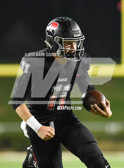 Thumbnail 2 in The Woodlands vs. Bowie (UIL 6A Regional Playoff) photogallery.