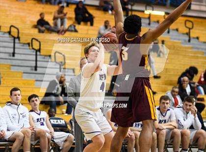Thumbnail 2 in Christ the King vs  Rumson-Fair Haven (Metro Classic) photogallery.