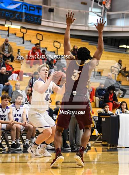 Thumbnail 3 in Christ the King vs  Rumson-Fair Haven (Metro Classic) photogallery.