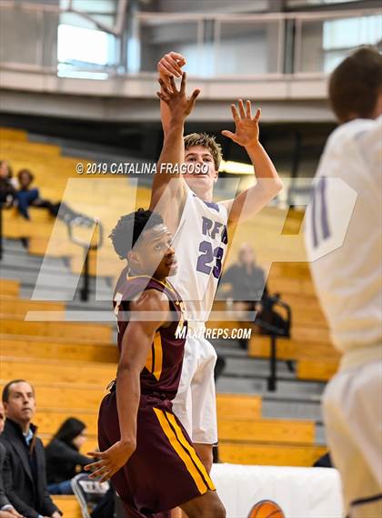 Thumbnail 1 in Christ the King vs  Rumson-Fair Haven (Metro Classic) photogallery.