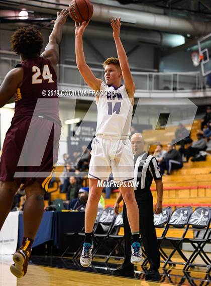 Thumbnail 2 in Christ the King vs  Rumson-Fair Haven (Metro Classic) photogallery.