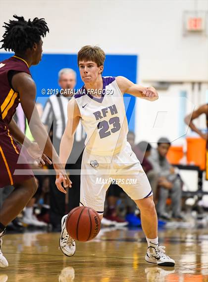 Thumbnail 1 in Christ the King vs  Rumson-Fair Haven (Metro Classic) photogallery.