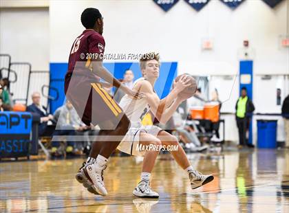 Thumbnail 3 in Christ the King vs  Rumson-Fair Haven (Metro Classic) photogallery.