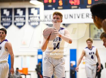 Thumbnail 3 in Christ the King vs  Rumson-Fair Haven (Metro Classic) photogallery.