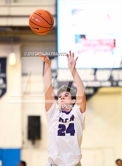 Thumbnail 3 in Christ the King vs  Rumson-Fair Haven (Metro Classic) photogallery.