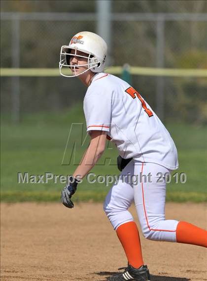 Thumbnail 2 in Roseville vs. Woodland (Victory Pre-Season Tournament) photogallery.