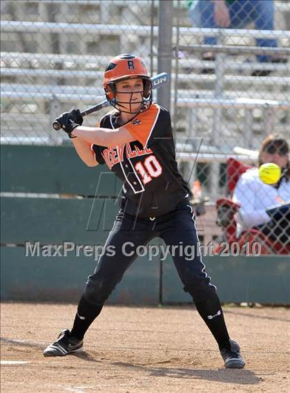 Thumbnail 2 in Roseville vs. Woodland (Victory Pre-Season Tournament) photogallery.
