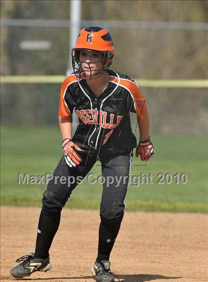 Thumbnail 3 in Roseville vs. Woodland (Victory Pre-Season Tournament) photogallery.