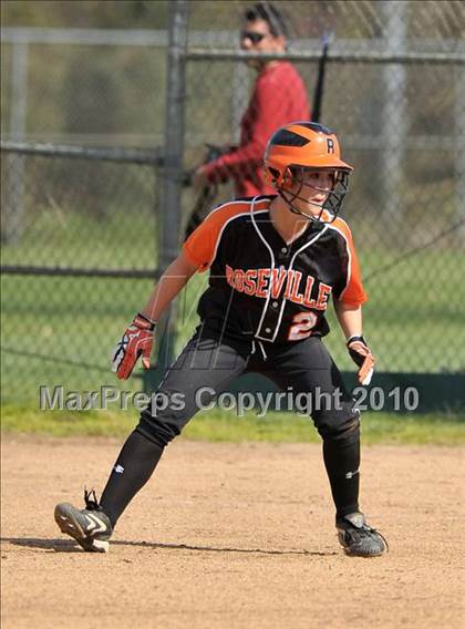 Thumbnail 1 in Roseville vs. Woodland (Victory Pre-Season Tournament) photogallery.