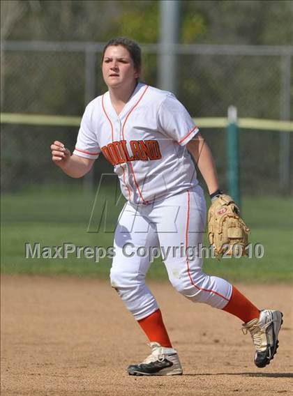 Thumbnail 1 in Roseville vs. Woodland (Victory Pre-Season Tournament) photogallery.
