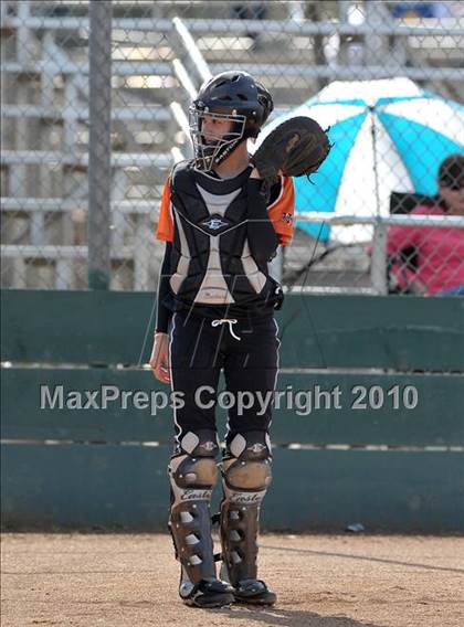 Thumbnail 3 in Roseville vs. Woodland (Victory Pre-Season Tournament) photogallery.