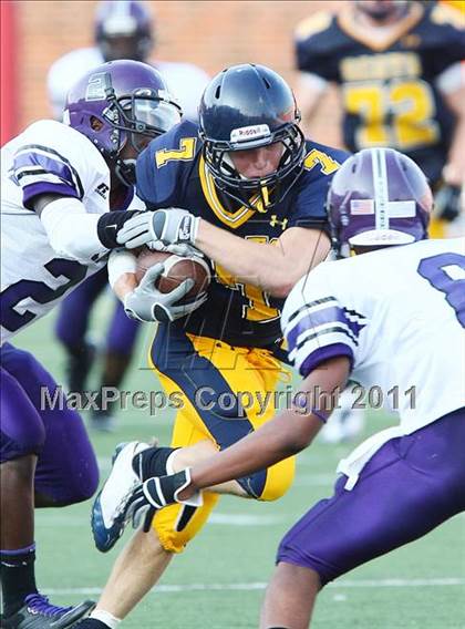 Thumbnail 1 in Everman vs. Highland Park (Tom Landry Classic) photogallery.