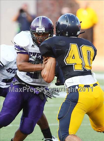 Thumbnail 3 in Everman vs. Highland Park (Tom Landry Classic) photogallery.