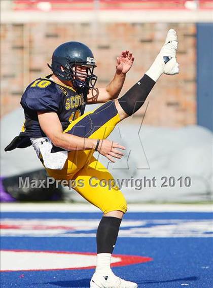 Thumbnail 1 in Everman vs. Highland Park (Tom Landry Classic) photogallery.