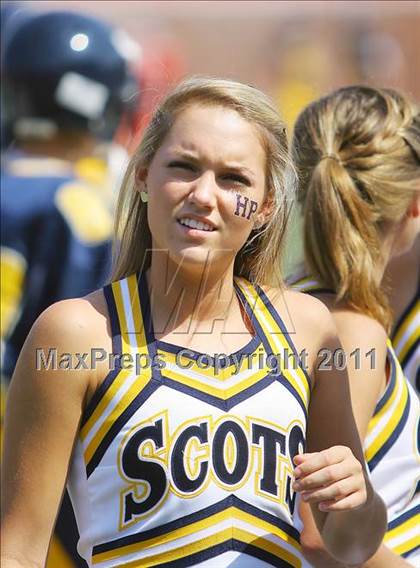 Thumbnail 2 in Everman vs. Highland Park (Tom Landry Classic) photogallery.