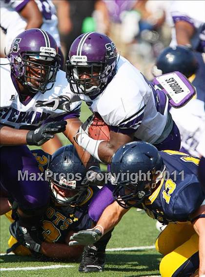 Thumbnail 3 in Everman vs. Highland Park (Tom Landry Classic) photogallery.