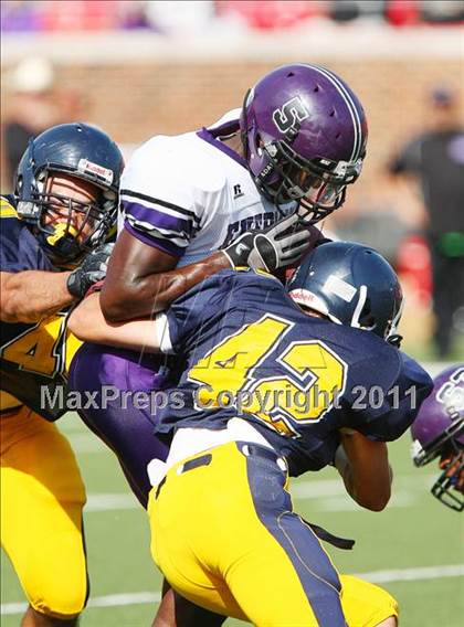 Thumbnail 3 in Everman vs. Highland Park (Tom Landry Classic) photogallery.