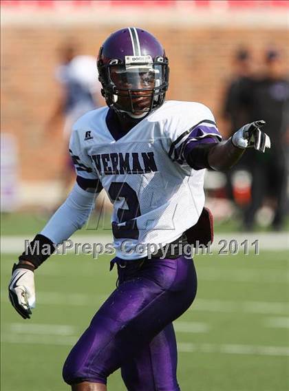 Thumbnail 1 in Everman vs. Highland Park (Tom Landry Classic) photogallery.