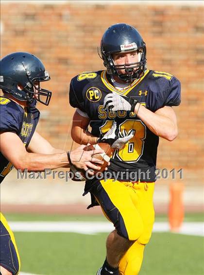Thumbnail 3 in Everman vs. Highland Park (Tom Landry Classic) photogallery.