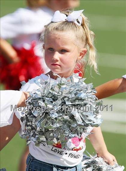 Thumbnail 3 in Everman vs. Highland Park (Tom Landry Classic) photogallery.