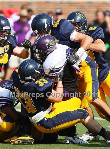 Thumbnail 2 in Everman vs. Highland Park (Tom Landry Classic) photogallery.