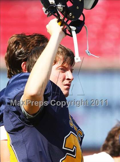 Thumbnail 1 in Everman vs. Highland Park (Tom Landry Classic) photogallery.