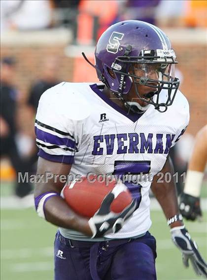 Thumbnail 2 in Everman vs. Highland Park (Tom Landry Classic) photogallery.