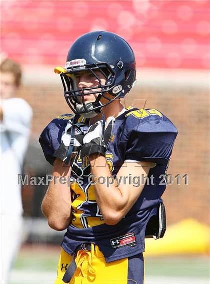Thumbnail 1 in Everman vs. Highland Park (Tom Landry Classic) photogallery.