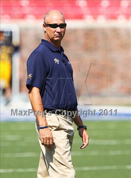 Thumbnail 3 in Everman vs. Highland Park (Tom Landry Classic) photogallery.